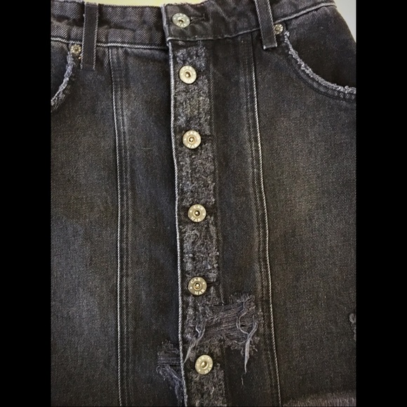NWT LF Carmar Denim skirt - Picture 2 of 4